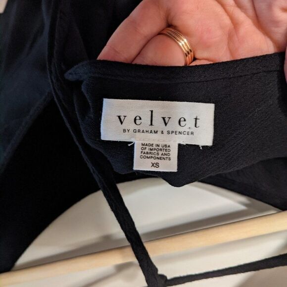 Velvet by Graham & Spencer | Split back blouse - Picture 4 of 6